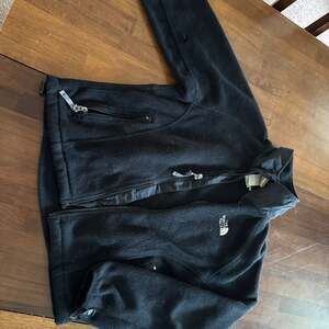 The North Face Women's XS Black Full-Zip Fleece Jacket